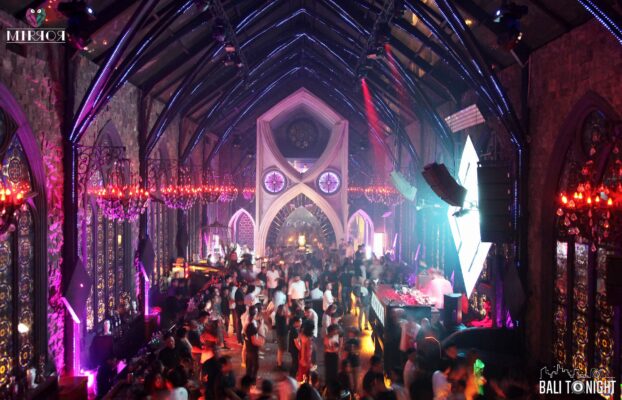 Review Mirror Bali Nightclub Dengan Nuansa Futuristik