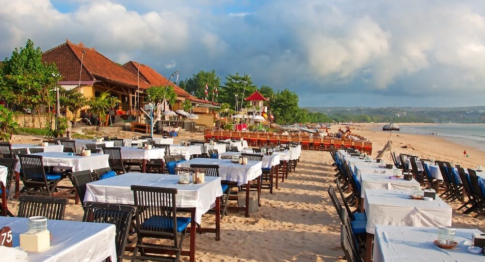 Romantic Dinner Jimbaran Bali Lokasi Ideal untuk Pasangan